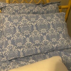 2 Pottery Barn Blue and White Twin Duvet Covers with 4 matching shams.